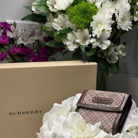 Burberry Blue Label Wallet, Vintage, EUC - Picture 8 of 10